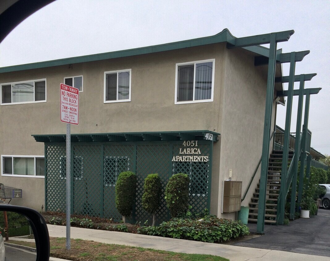 Primary Photo - 4051 La Rica Ave