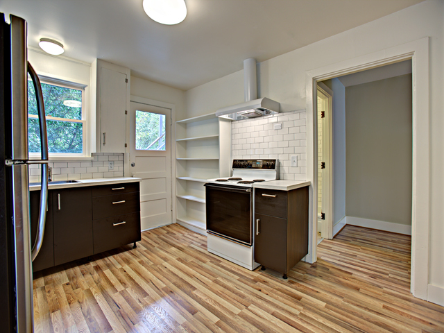 Kirchen - 4416 SE Milwaukie Ave
