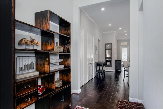 Building Photo - 28205 Bennett Pass Dr