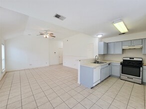 Building Photo - 16006 Hiram Clarke Rd