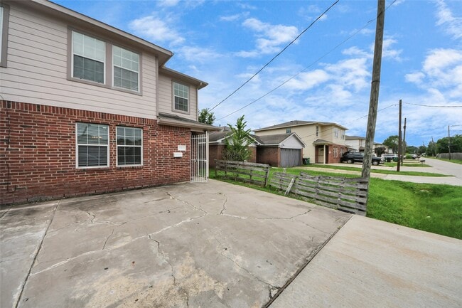 Foto del edificio - 3738 Lehall St