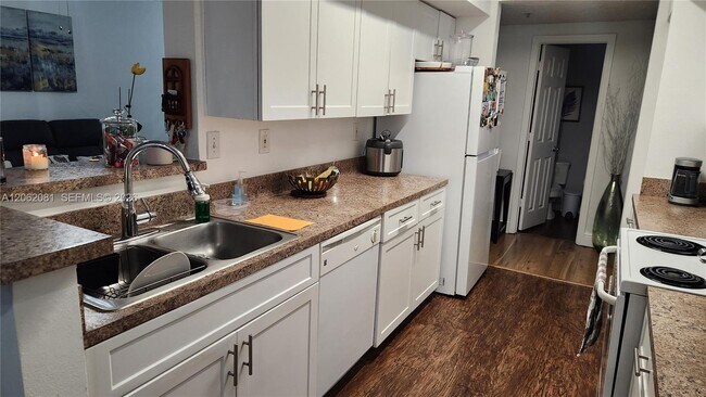 Foto del edificio - 11601 SW 2nd St