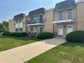 Building Photo - 1440 N Evergreen Ave