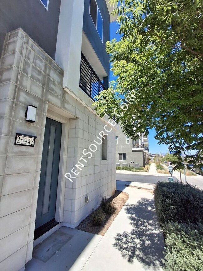 Building Photo - 26943 Pathfinder Ln
