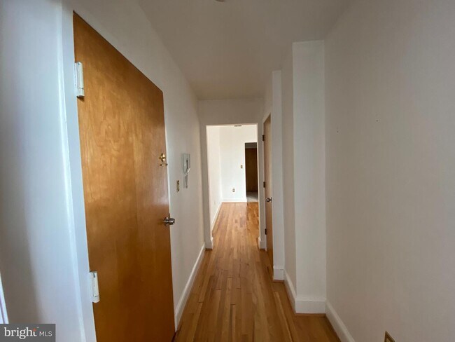 Foto del edificio - 702 S Wolfe St