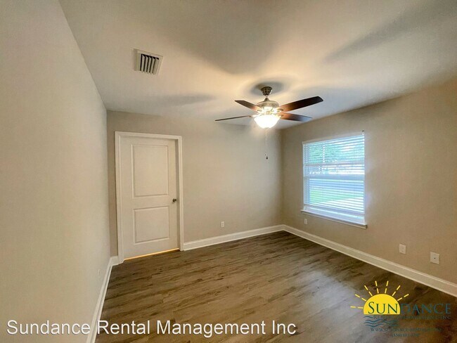 Foto del edificio - 2 br, 2 bath House - 690 Reeves Drive Unit B