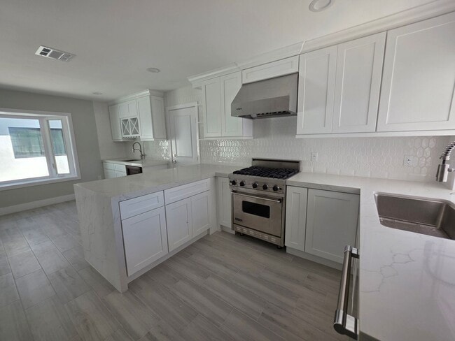 Building Photo - 12412 Lambert Cir