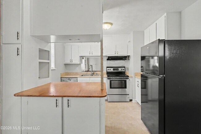 Foto del edificio - 4625 Hilltop Dr