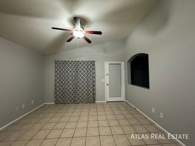 Building Photo - Beautiful 3 bedroom home in Skyline Ranch