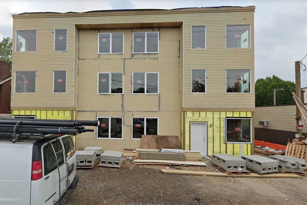 En construcción - 4726 SE Belmont St