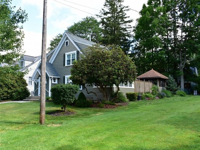 Building Photo - 351 Ravine St