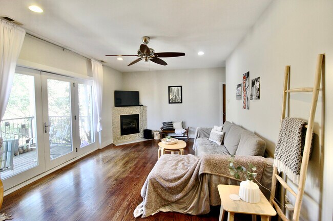 Foto del edificio - 2144 W Schiller St