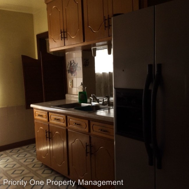 Building Photo - 2 br, 1 bath House - 801 Loretta