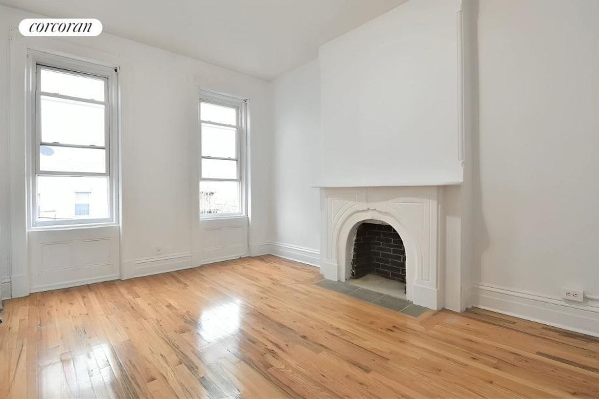 Primary Photo - 134 Dikeman St