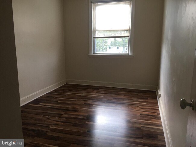 Building Photo - 7220 Rutland St