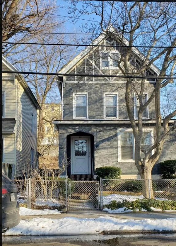 Primary Photo - 113 N MacQuesten Pkwy