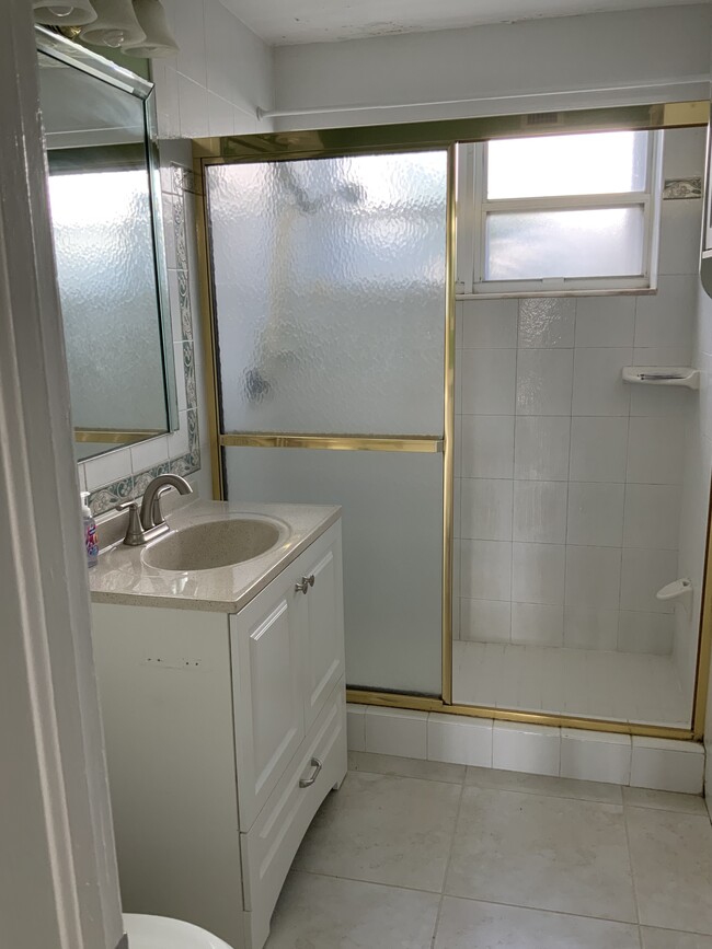 Foto del edificio - 425 Bayshore Dr