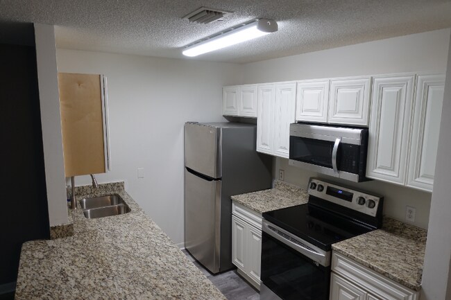 Building Photo - 6840 Blue Heron Blvd