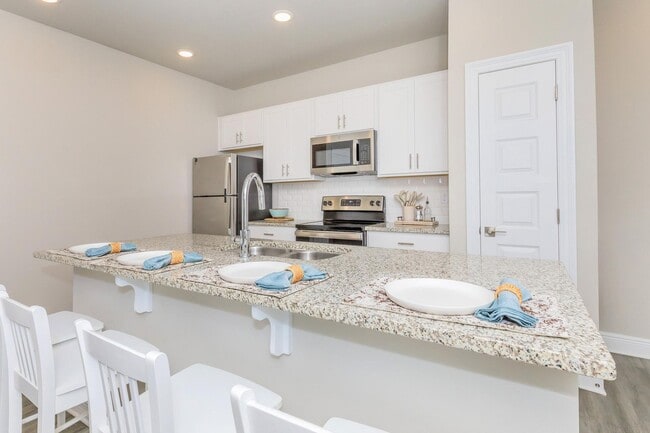 Building Photo - Windsor at Manhattan