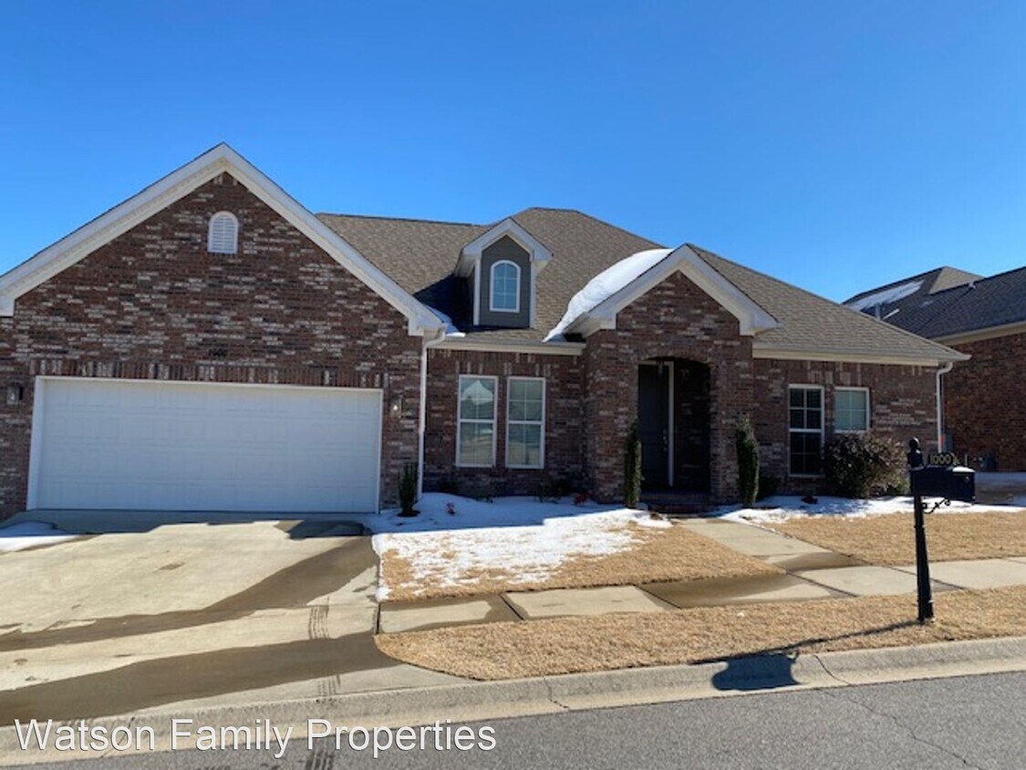 Foto principal - 3 br, 2.5 bath House - 1000 Turnberry Drive