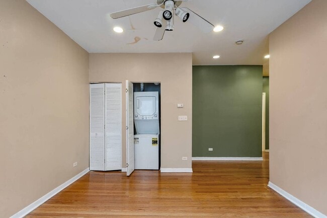 Building Photo - 8154 S Drexel Ave