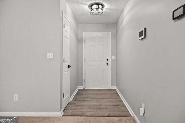 Building Photo - 346 Autumn Lake Dr