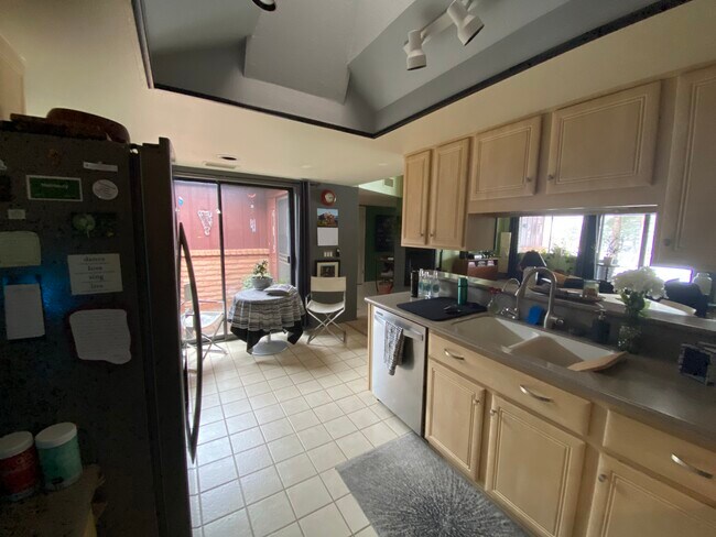 Foto del edificio - 55 Cathedral Rock Dr