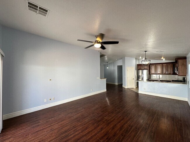 Building Photo - Homespun Dreams Amd