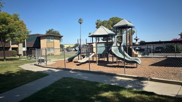 Building Photo - Country Club Apartments