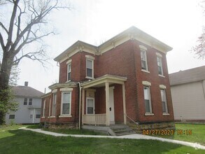 Building Photo - 203 W Dewald St
