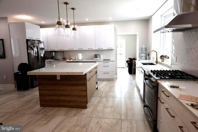 Foto del edificio - 5921 Overbrook Ave