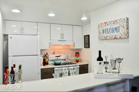 Foto del edificio - 2 br, 2 bath  - 1339 W 49th Pl
