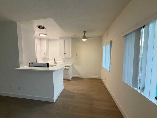 Building Photo - 1315 N Columbus Ave