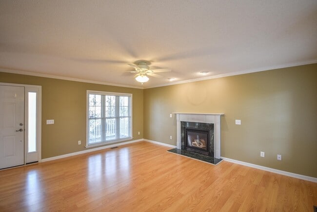 Building Photo - 144 Vail Ct