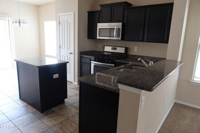 Building Photo - 3278 Azteca Trail