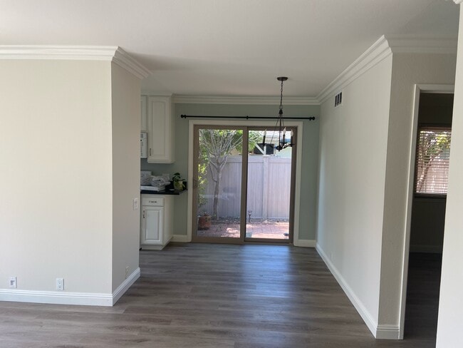 Building Photo - 2196 Dawn Ct