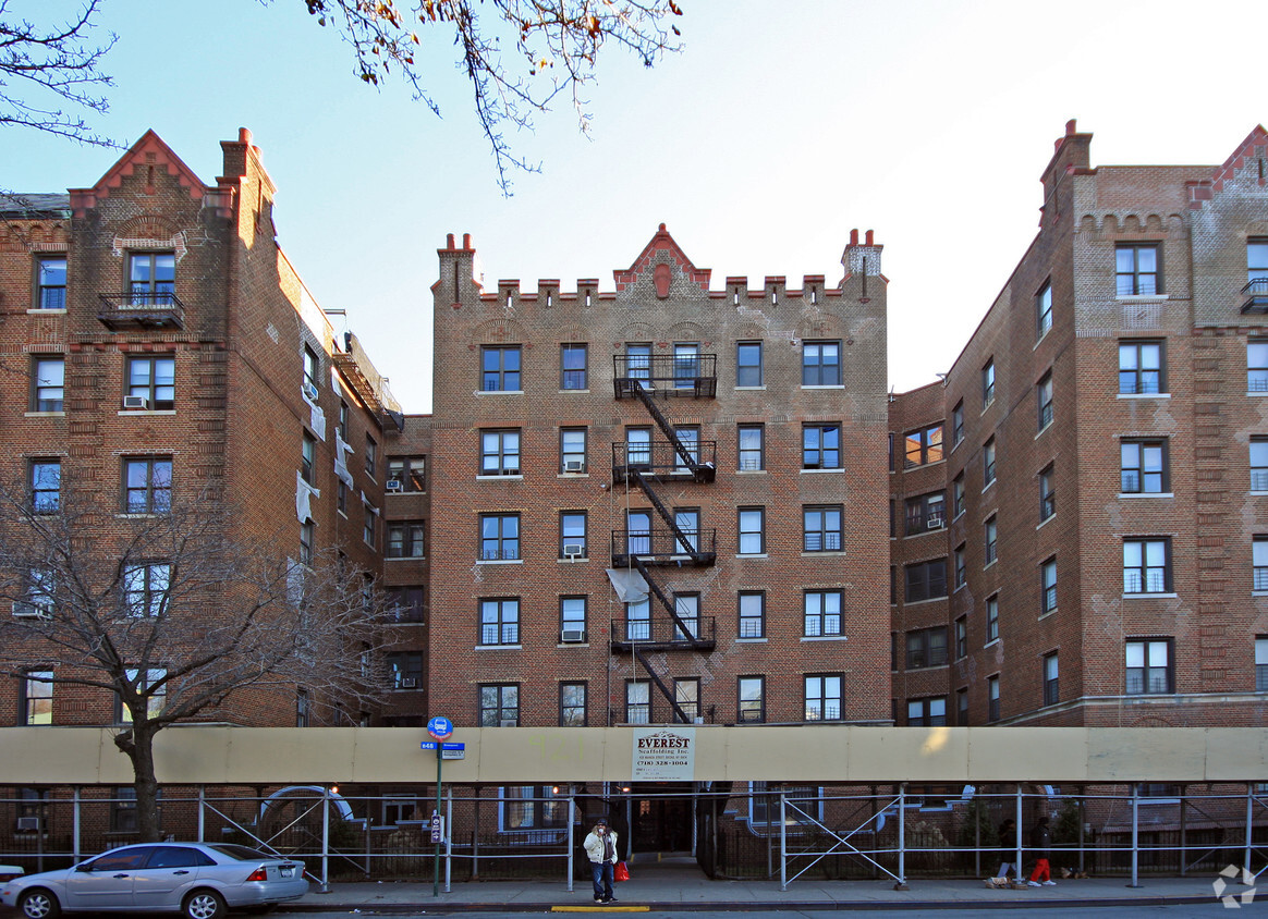 921 Washington Avenue Apartments - 921 Washington Ave