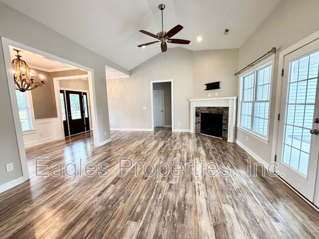 Building Photo - 237 Deer Pointe Dr