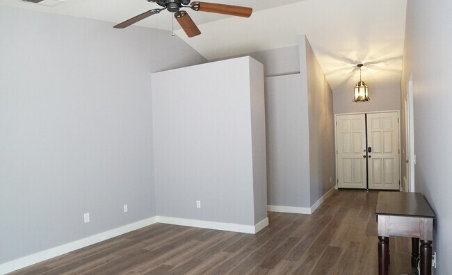 Building Photo - 44150 Calico Cir