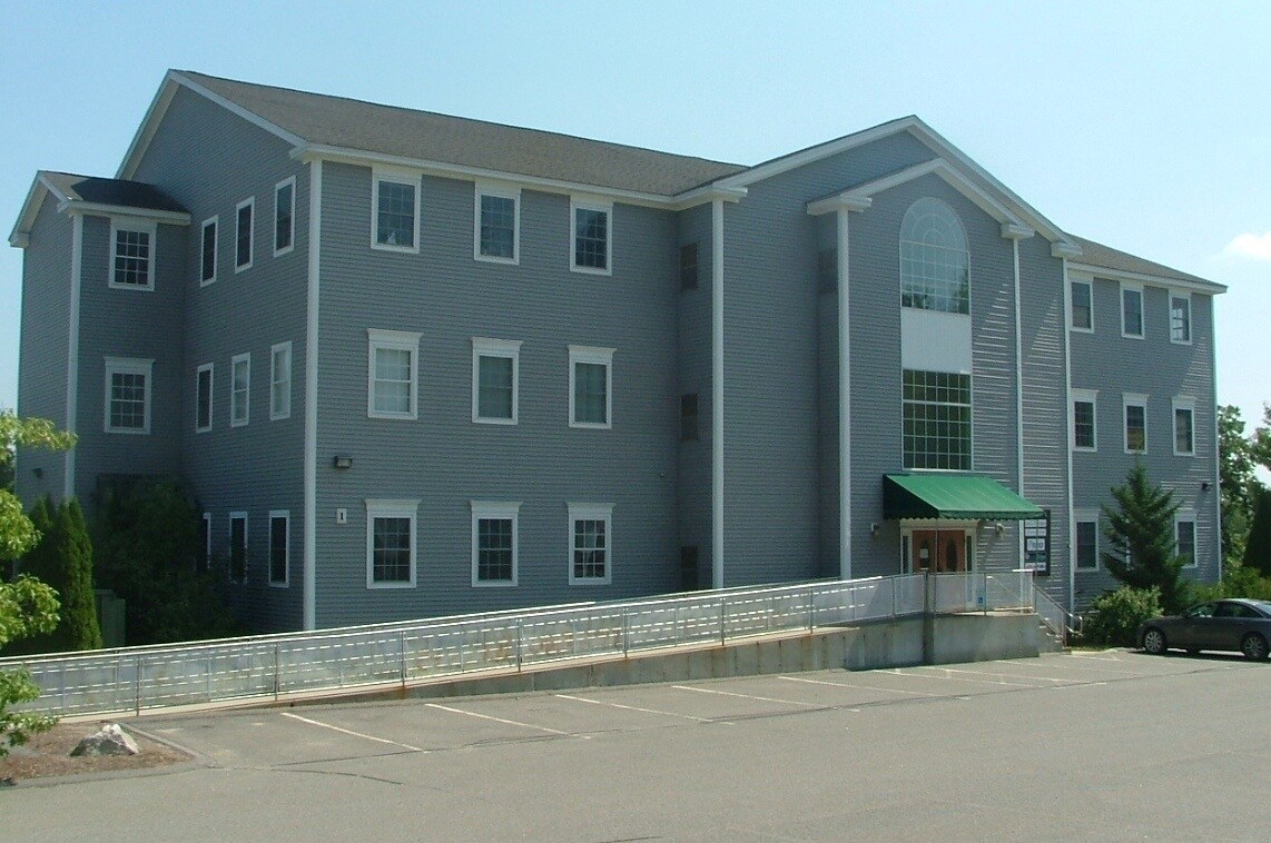 Crossroads Path Apartments in Merrimack, NH