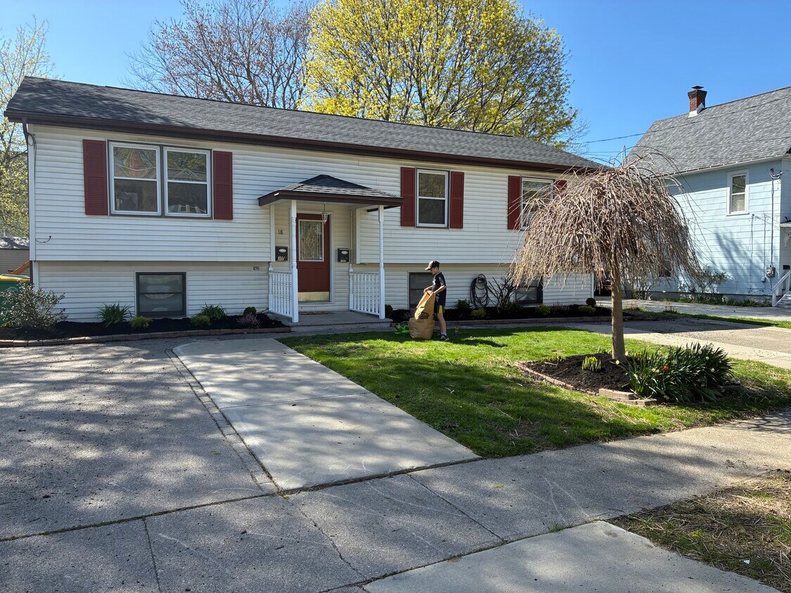 Foto principal - 18 Hunt Ave