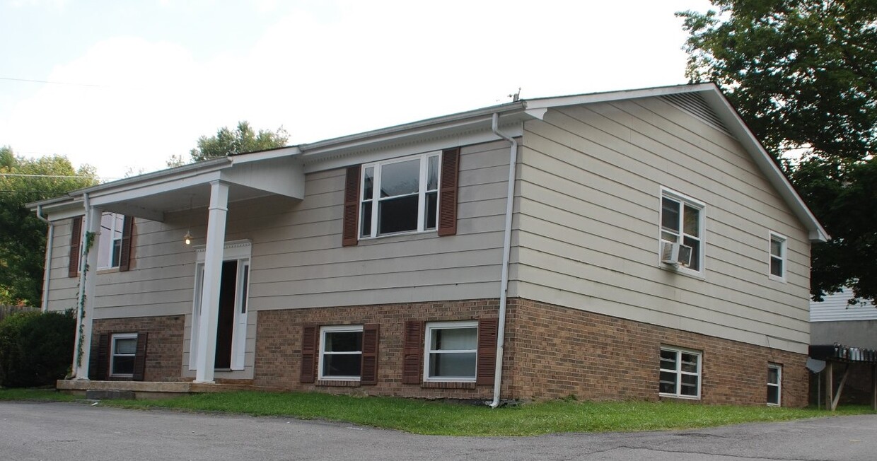 Building - 107 Carolina Ave