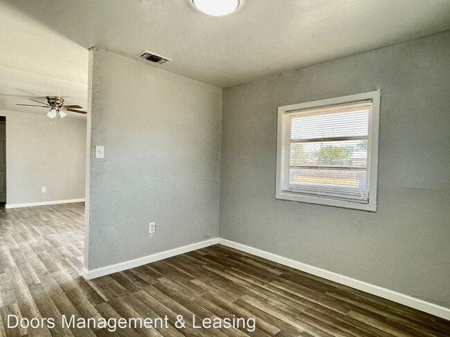 Building Photo - 3 br, 1 bath House - 850 South 5th Street