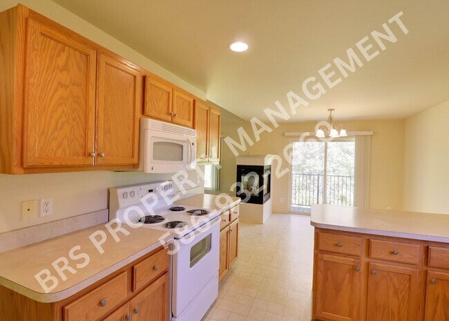 Foto del edificio - Shelby Twp 2 bedroom, 2 bath condo for lease.