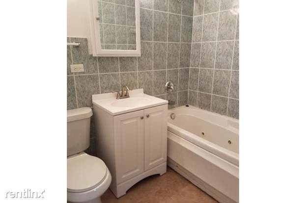 Building Photo - 1 br, 1 bath Condo - 2530 W Foster Ave