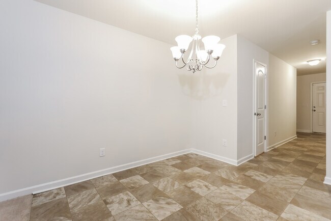 Building Photo - 1300 Forsythia Wy