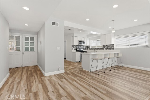 Building Photo - 9754 Yolanda Ave