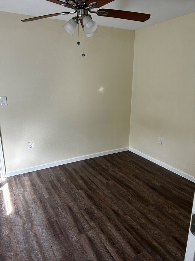 Foto del edificio - 17811 Bamwood Rd