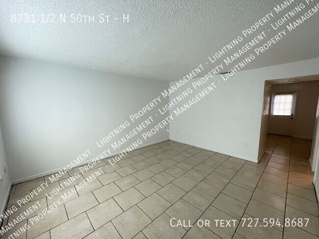 Foto del edificio - 8731 N 50th St