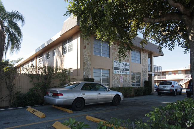 Building Photo - Taft Plaza Apartments